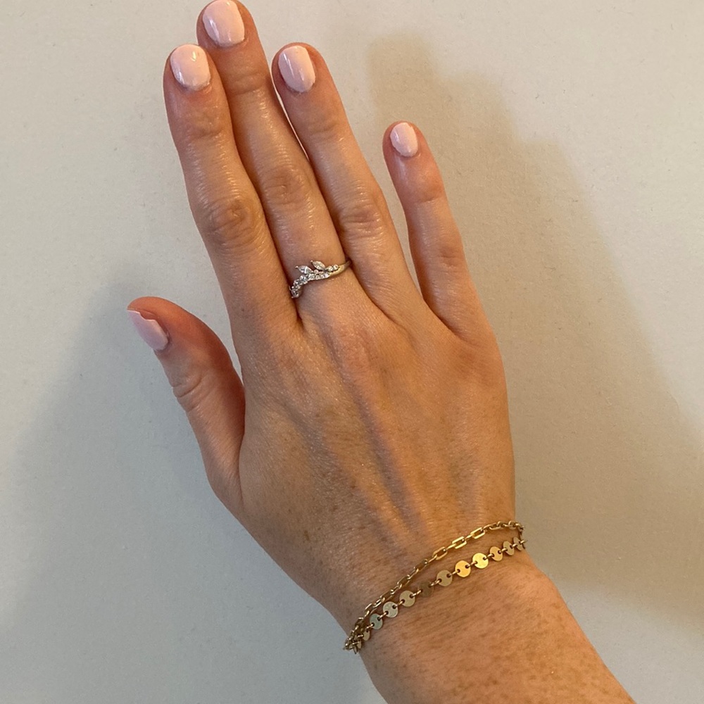 Perfect condition Oomiay ring. 925 sterling silver stamped with crystals